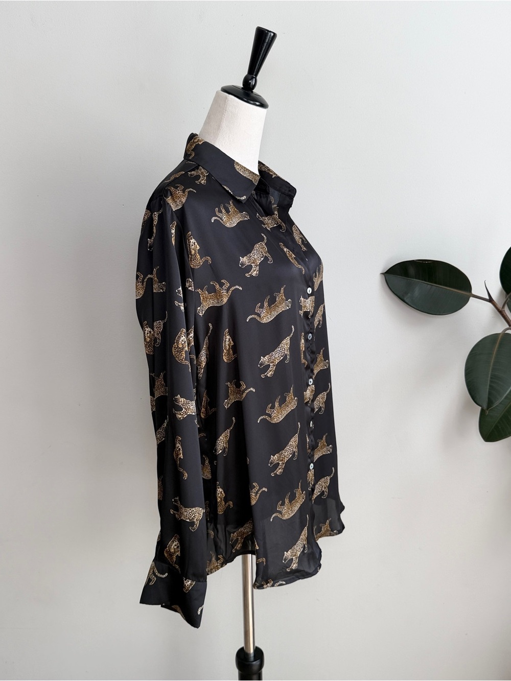 Haver London Satin Cheetah Print Shirt L - Picture 4 of 9